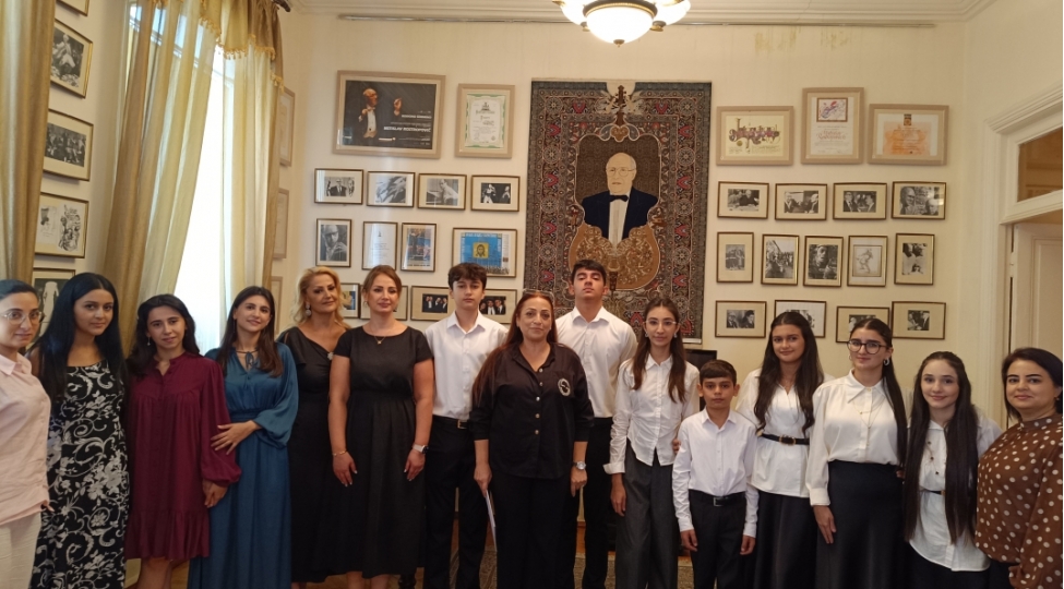 rostropovichler-ocaginda-musiqi-gunu
