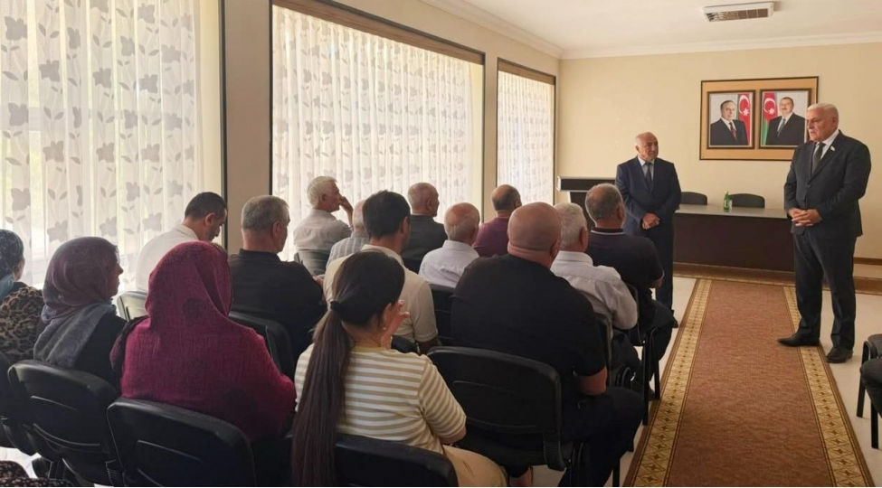 milli-meclisin-deputati-vuqar-rehimzade-ordubadda-sechicileri-ile-novbeti-gorushunu-kechirib-foto-16