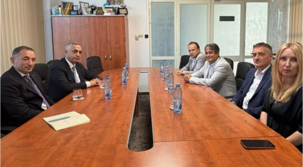 qarabag-bolgesinin-ruminiya-regionlari-ile-elaqelerinin-qurulmasi-muzakire-edilib