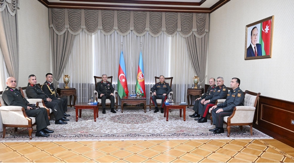 azerbaycan-ordusunun-bash-qerargah-reisi-turkiye-numayende-heyeti-ile-gorushub-2