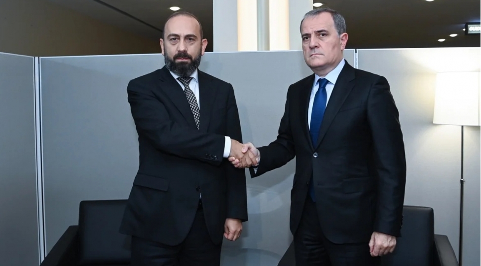 bayramov-ve-mirzoyan-iki-olke-arasinda-neqliyyat-infrastrukturunun-achilmasini-muzakire-edib