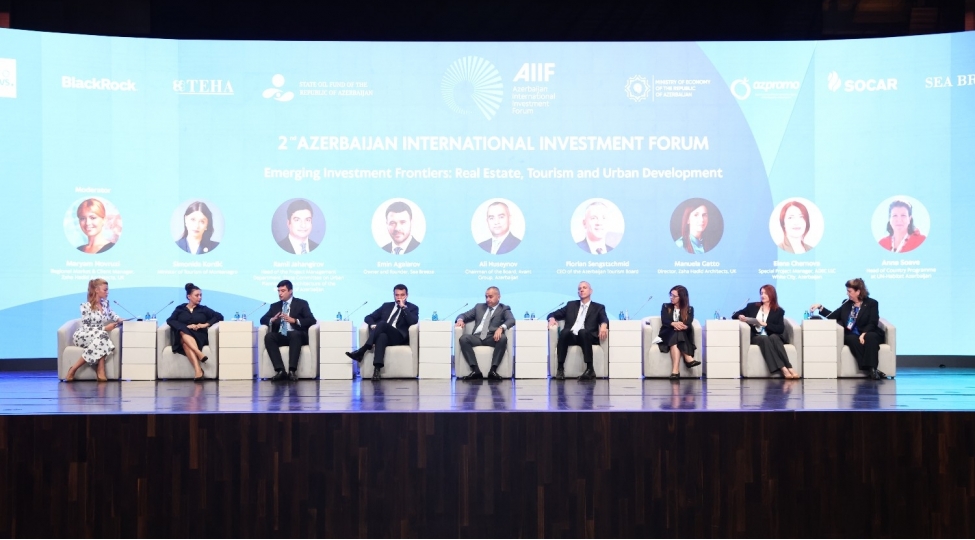 yeni-investisiya-istiqametleri-dashinmaz-emlak-turizm-ve-sheher-inkishafi-movzusunda-panel-sessiya-kechirilib
