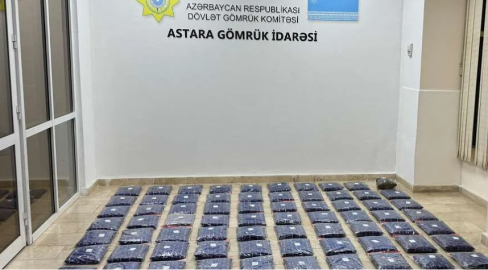 kulli-miqdarda-narkotik-vasitenin-tranzit-yolla-azerbaycan-erazisinden-kechirilmesinin-qarshisi-alinib