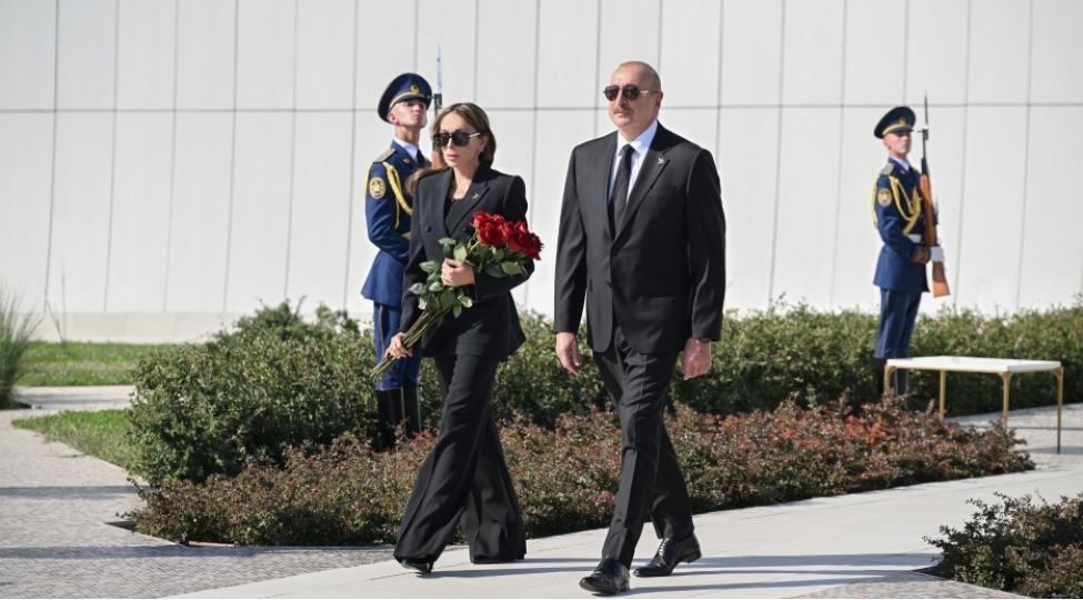 Prezident İlham Əliyev Anım Günü ilə əlaqədar Bakıdakı Zəfər parkında olub