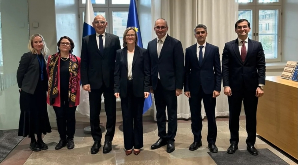 elchin-emirbeyov-donmez-sulhe-geden-yolda-muhum-manee-aradan-qaldirilmalidir