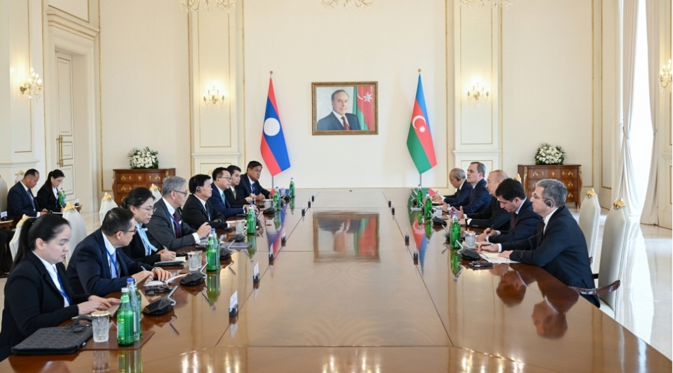 prezident-ilham-eliyevin-laos-prezidenti-ile-genish-terkibde-gorushu-olub