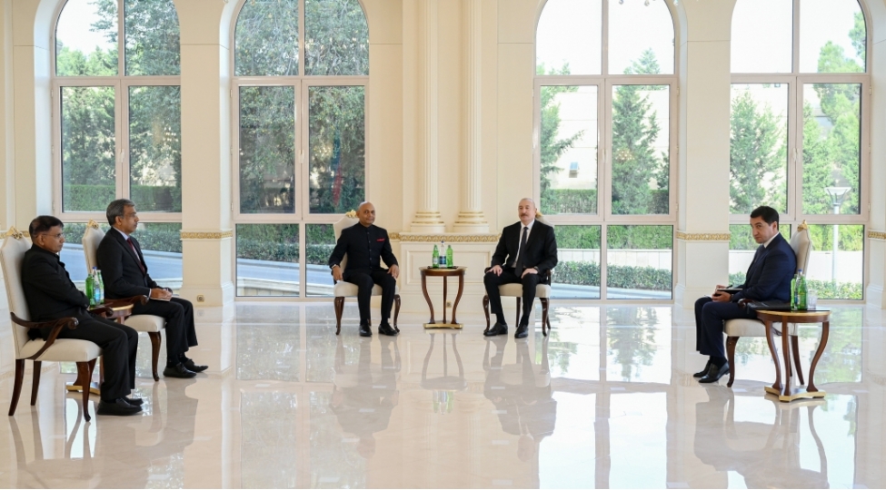 prezident-ilham-eliyev-hindistanin-olkemizde-yeni-teyin-olunmush-sefirini-qebul-edib
