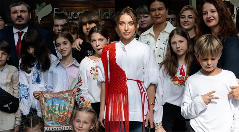 alyona-eliyeva-azerbaycana-reabilitasiya-meqsedi-ile-getirilen-ukraynali-ushaqlarla-bagli-paylashim-edib