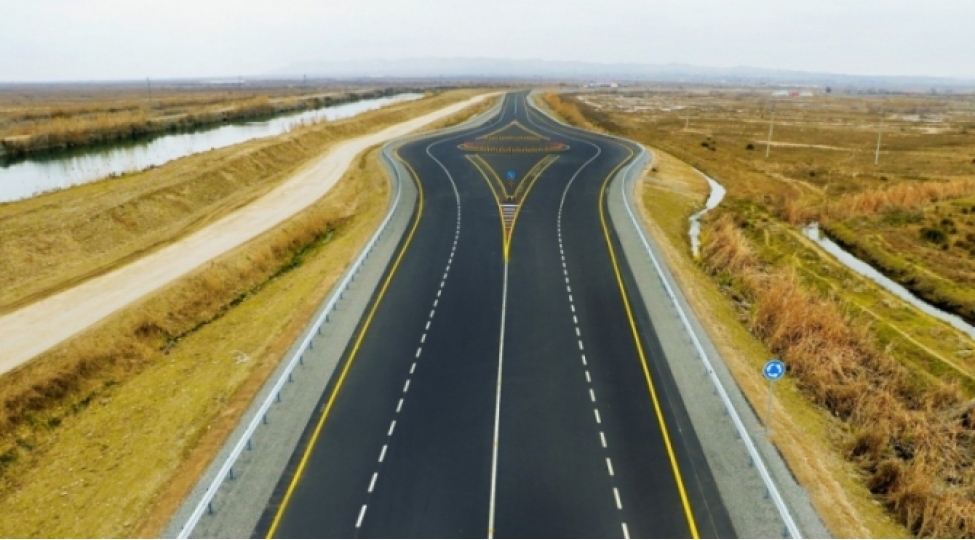 suret-rahatliq-ve-sechim-imkani-odenishli-yollar-suruculere-bunlari-ved-edir