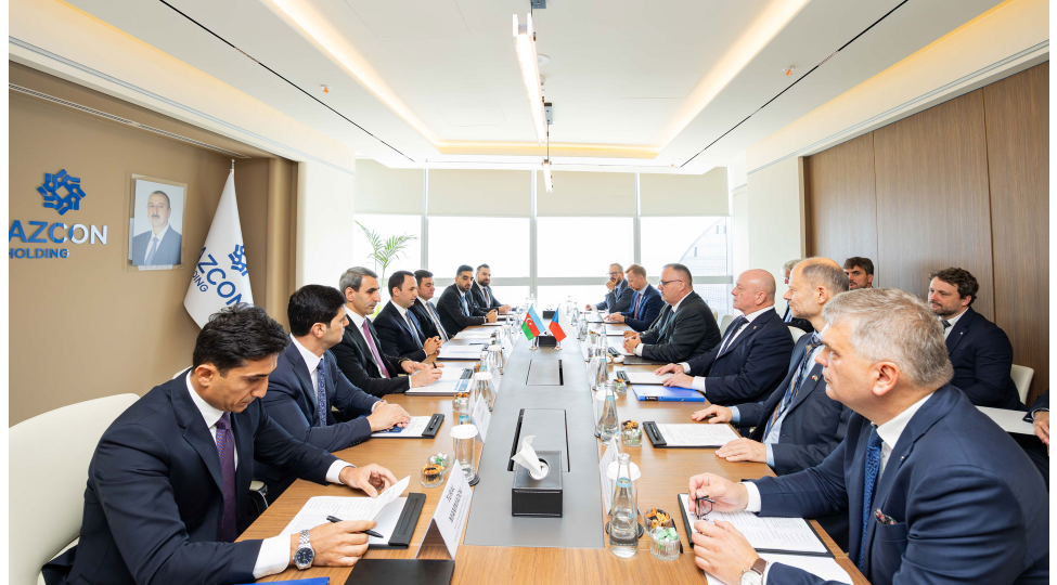 azcon-holding-in-icrachi-direktoru-shahin-babayev-chex-respublikasinin-neqliyyat-naziri-ile-gorush-kechirib