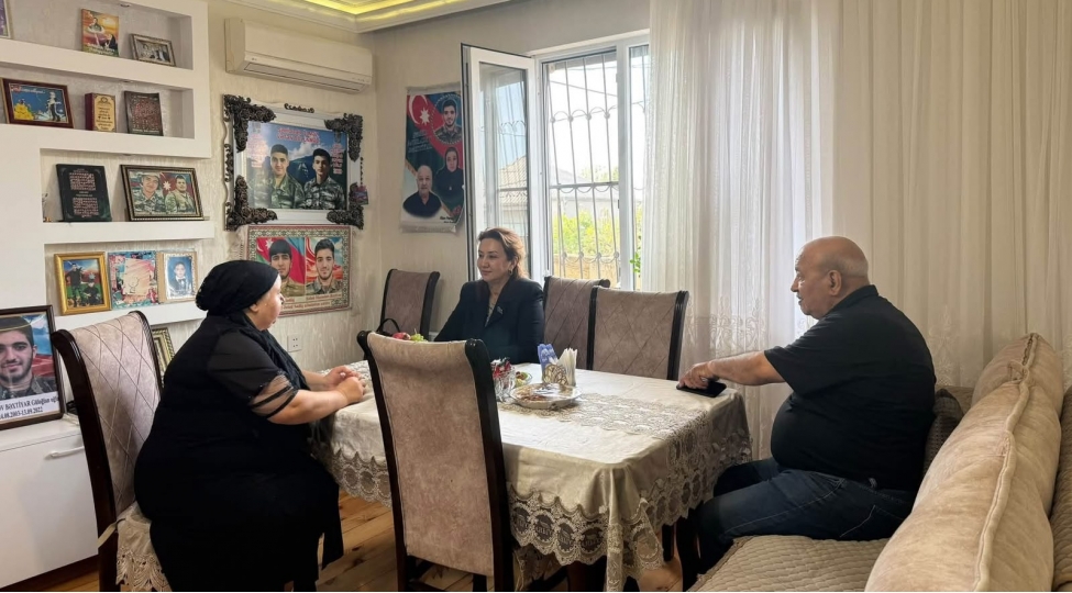 mehriban-veliyeva-veten-muharibesi-shehidlerinin-ailelerini-ziyaret-edib