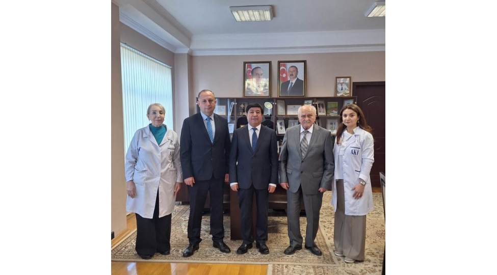 chinli-alim-kimya-institutunun-laboratoriyalarinin-fealiyyeti-ile-tanish-olub