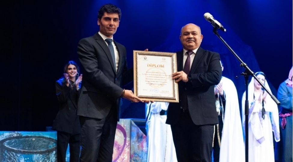 naxchivan-dovlet-milli-dram-teatrinin-baki-qastrolu-ugurla-basha-chatib