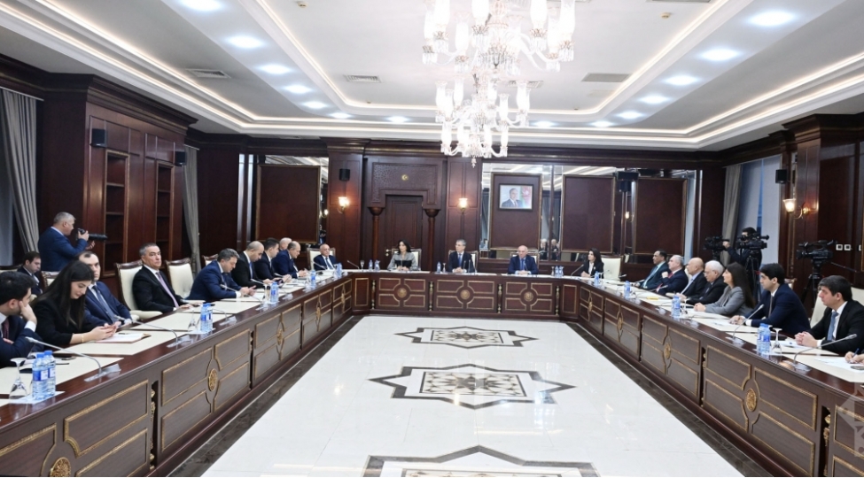 ombudsmanin-sechilmesi-ile-bagli-mesele-parlamentin-plenar-iclasina-tovsiye-edilib