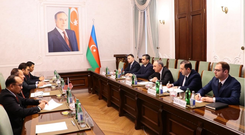 bash-prokuror-malayziyanin-korrupsiyaya-qarshi-mubarize-komissiyasinin-sedri-ile-gorushub